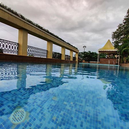 Misty Meadows, Lonavala Hotel Buitenkant foto