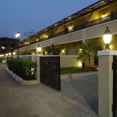 Misty Meadows, Lonavala Hotel Buitenkant foto