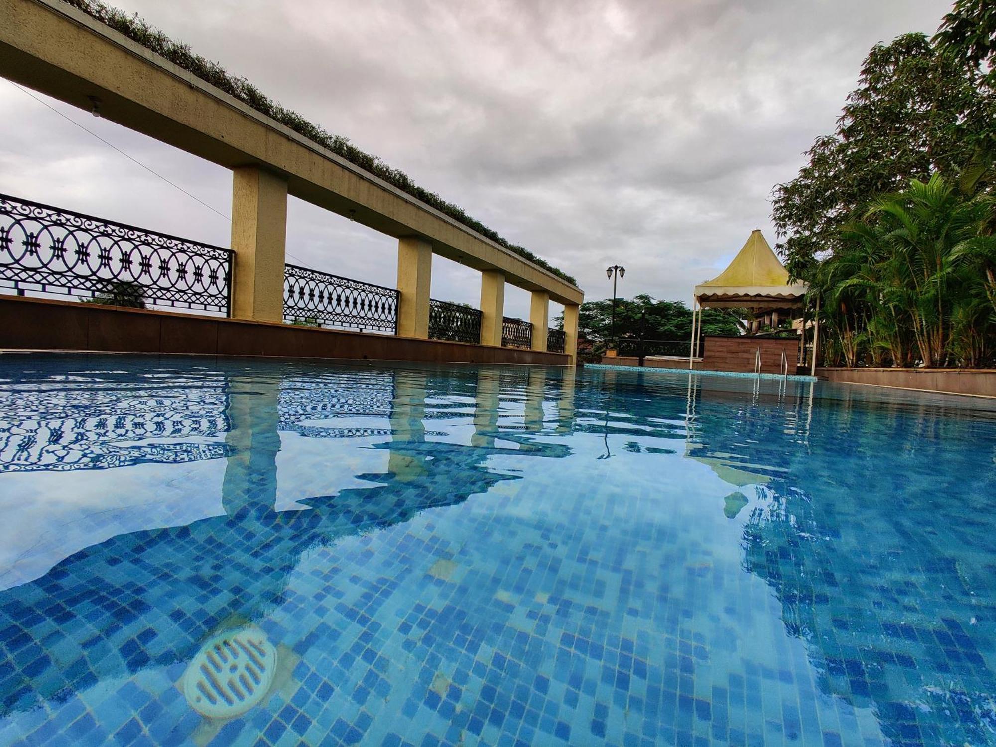 Misty Meadows, Lonavala Hotel Buitenkant foto
