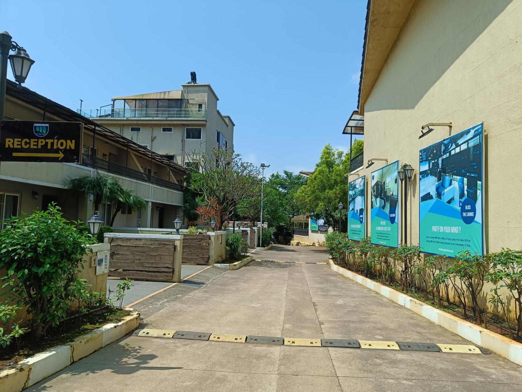 Misty Meadows, Lonavala Hotel Buitenkant foto