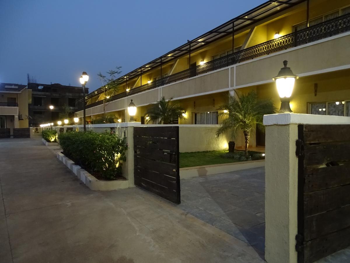 Misty Meadows, Lonavala Hotel Buitenkant foto